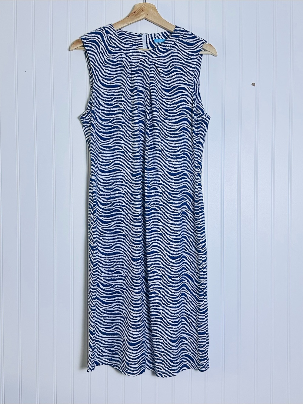J.McLaughlin sleeveless sheath dress blue white wavy zebra print zipper black L